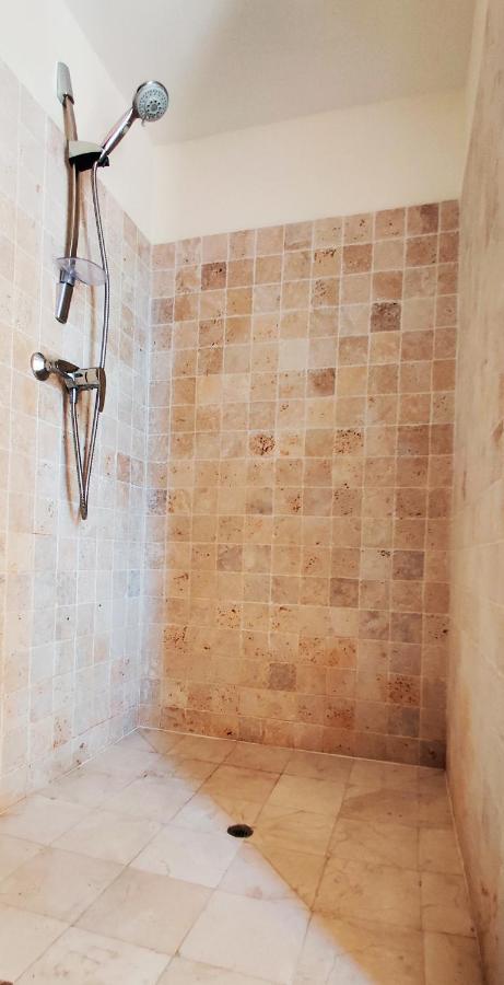 Appartement Superbe chambre 20 m2, climatisée, parking, jardin, calme, 10 mn pont du Gard #7 à Rochefort-du-Gard Extérieur photo