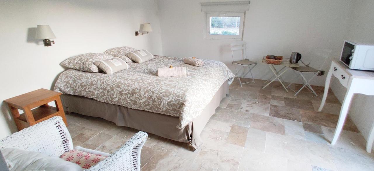Appartement Superbe chambre 20 m2, climatisée, parking, jardin, calme, 10 mn pont du Gard #7 à Rochefort-du-Gard Extérieur photo